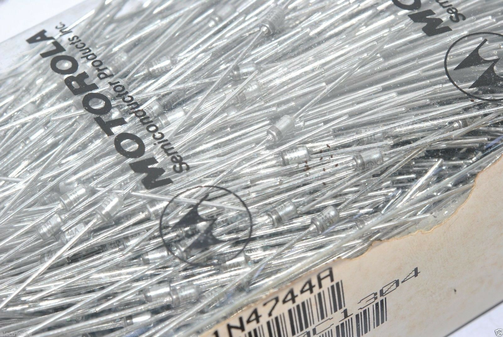 10pcs - MOROROLA 1N4744A 15V 1W Zener Diode - Rectifier