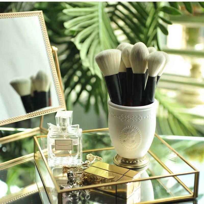 French Retro Makeup Brush Holder Embossed Portrait Cosmetic Tools Organizer Box