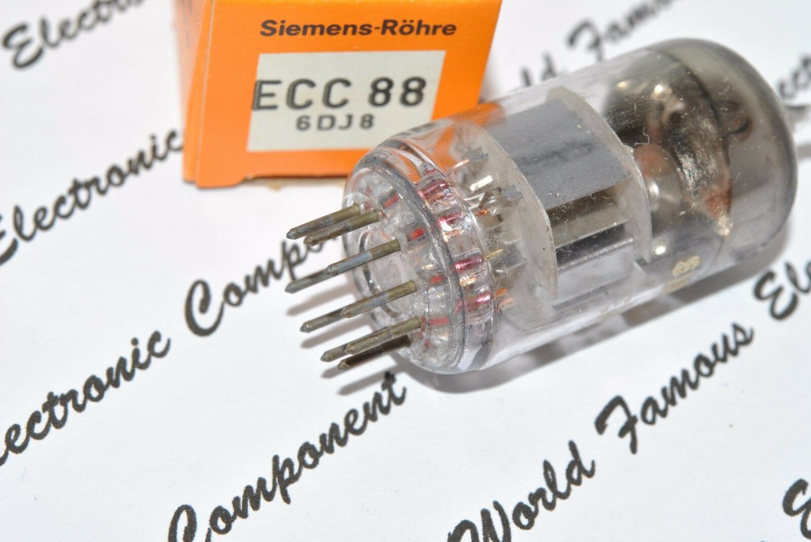 1PCS - SIEMENS ECC88 / 6DJ8 Vacuum Tube - NOS NIB