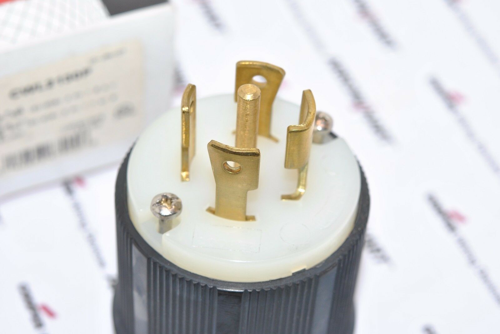 1pcs - COOPER CWL2130P NEMA L21-30P 30A 120V/208V 4P5W Locking Plug