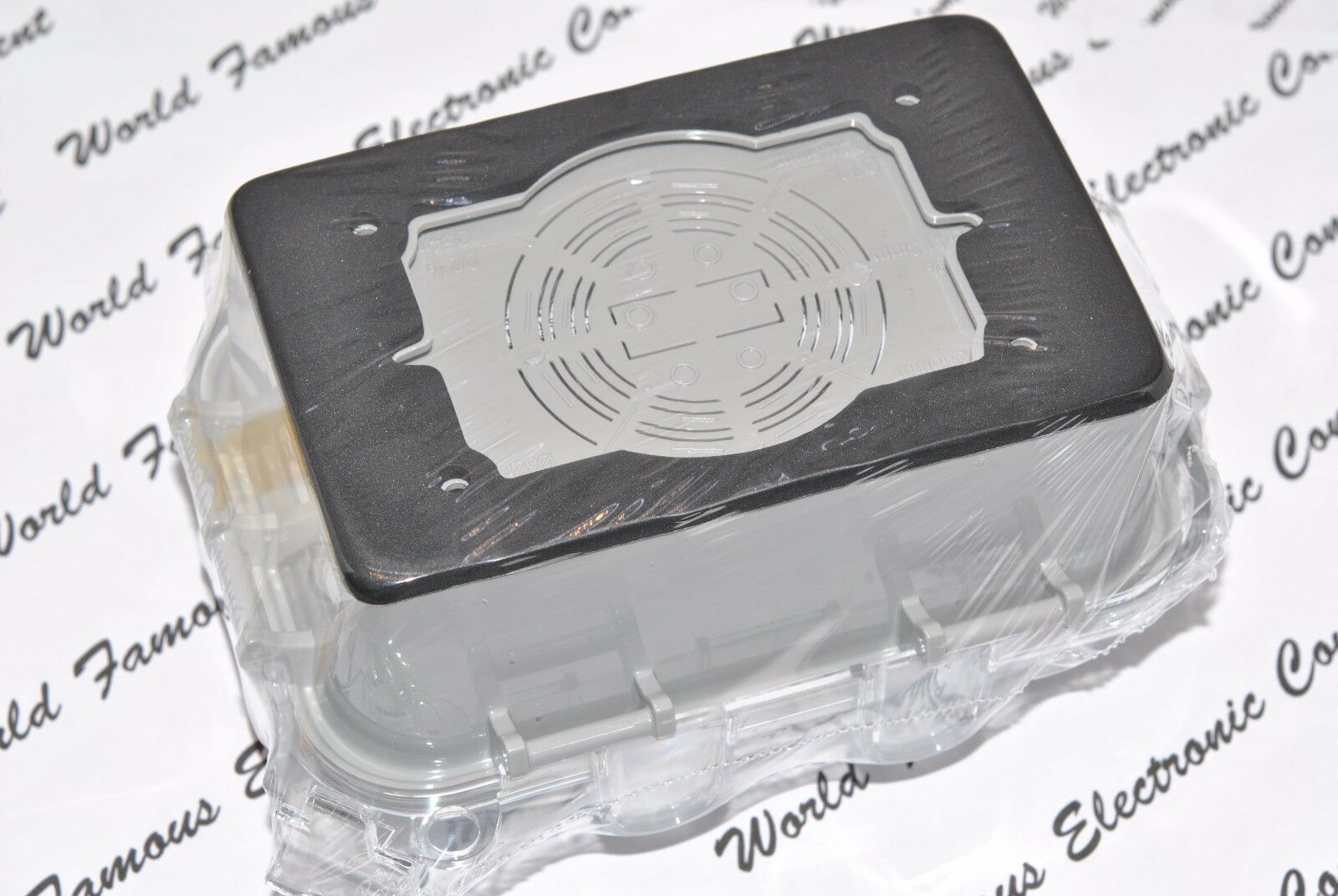 1pcs- Cooper Wiring WIU-1 WeatherBOX  1-Gang Self-Closhing Cover - Gray