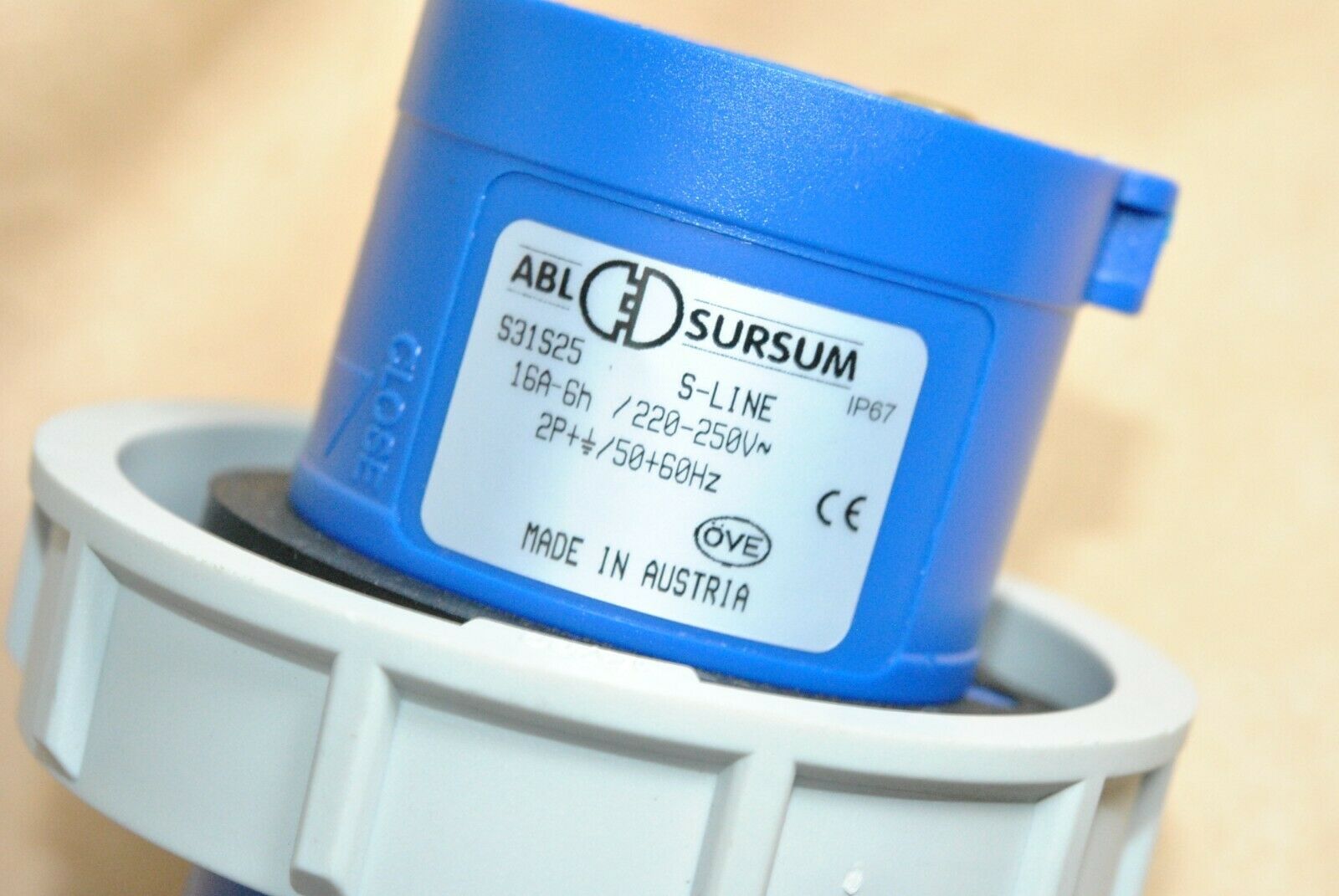 1pcs -ABL SURSUM S31S25 16A 220-250V~ IP67 CEE Pin&Sleeve