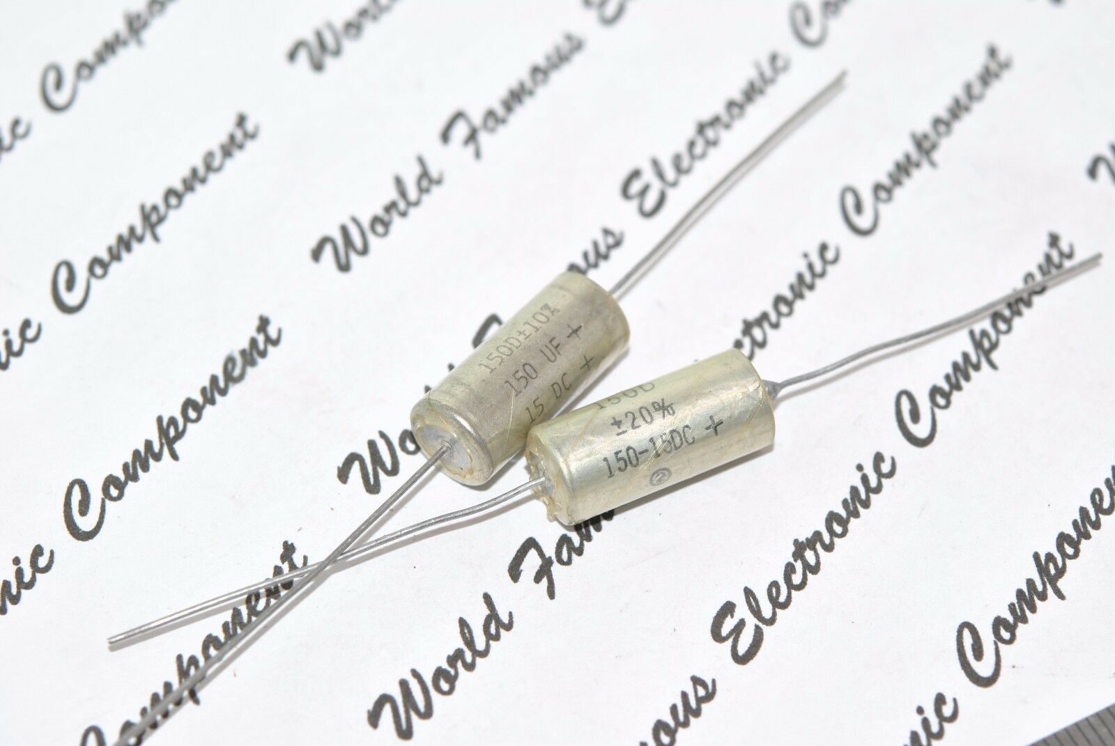 1pcs - SPRAGUE 150uF (150µF) 15V 10% 150D MIL Axial Tantalum Capacitor