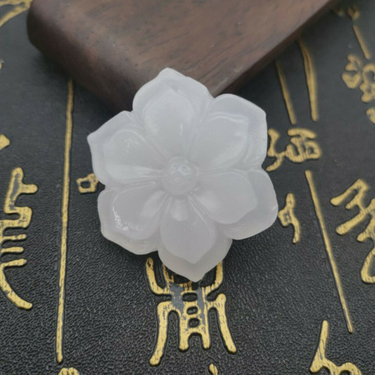 Natural Chinese White Jade Hand Carved Flower Lucky Pendant Jewelry Charm Gift