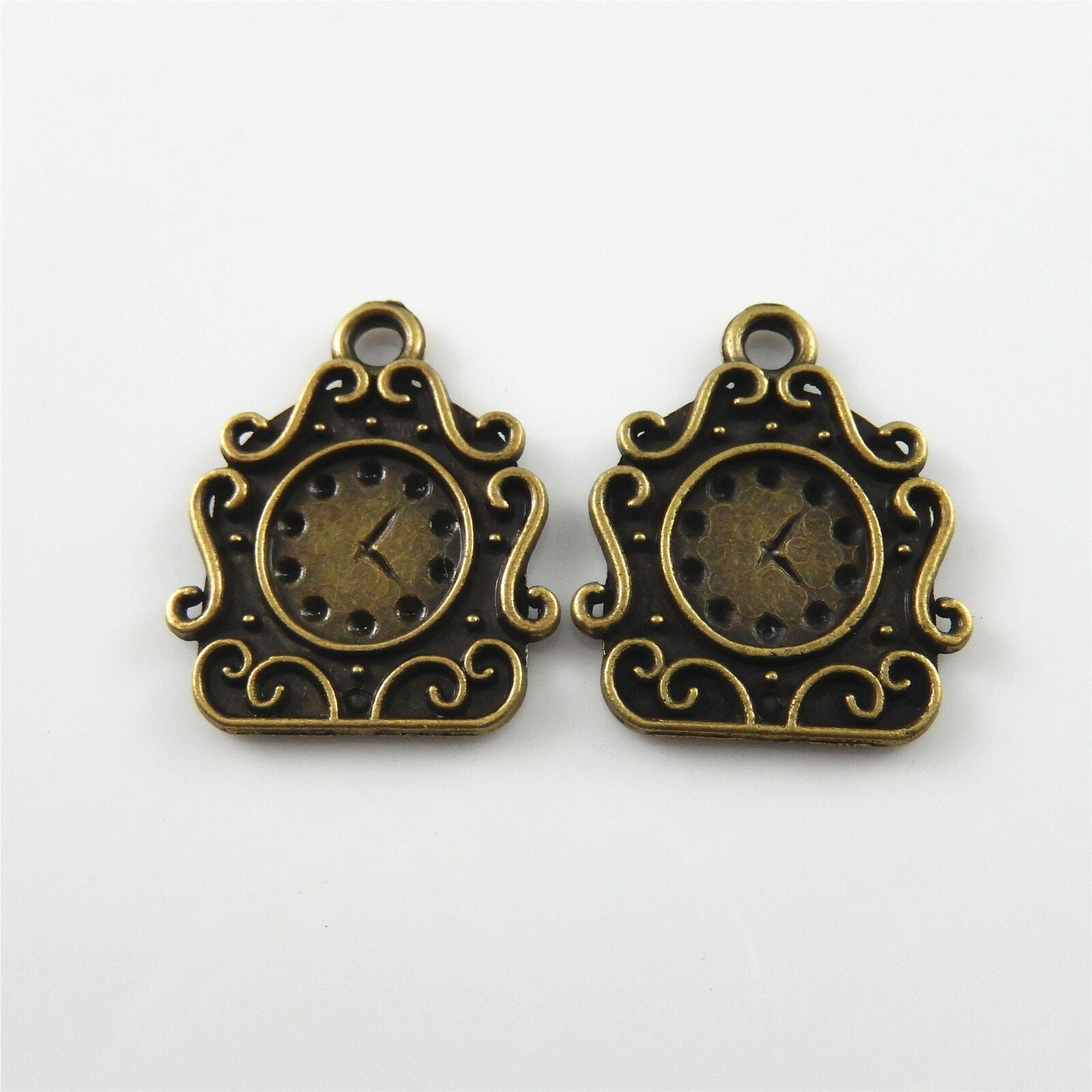 20 pcs Antiqued Bronze Alloy Clock Look Charm Pendant Crafts 24x23mm 33152