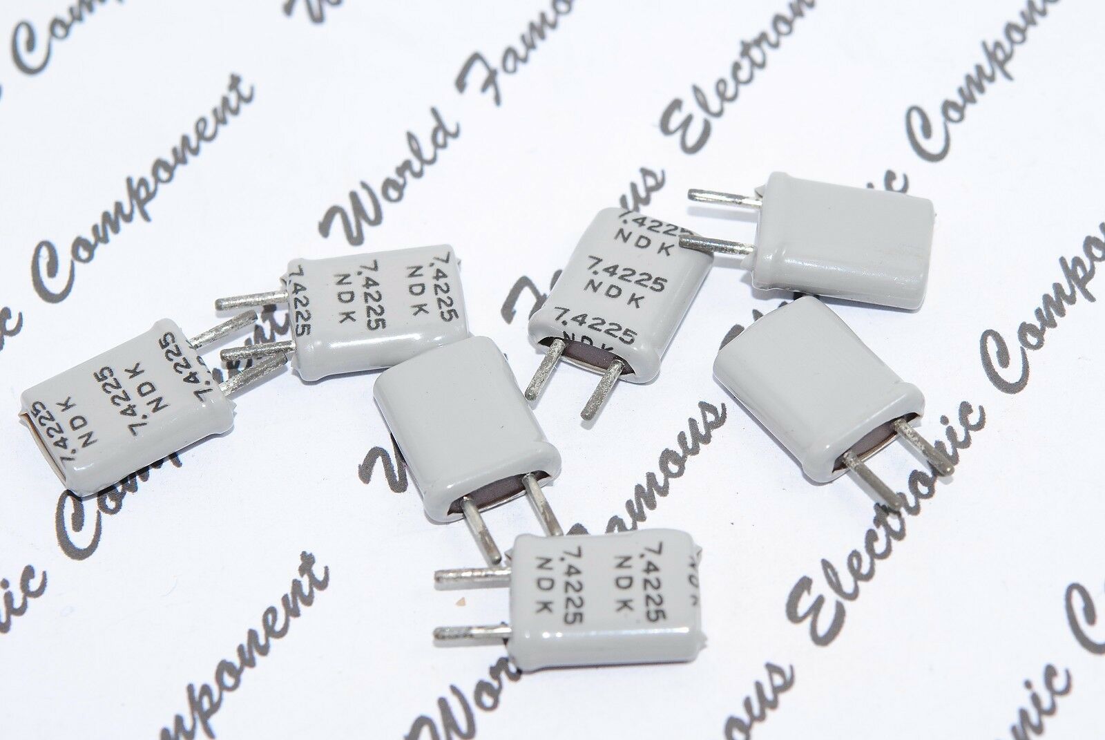 8pcs - 7.4225 MHZ Quartz Crystal Resonator / XTAL