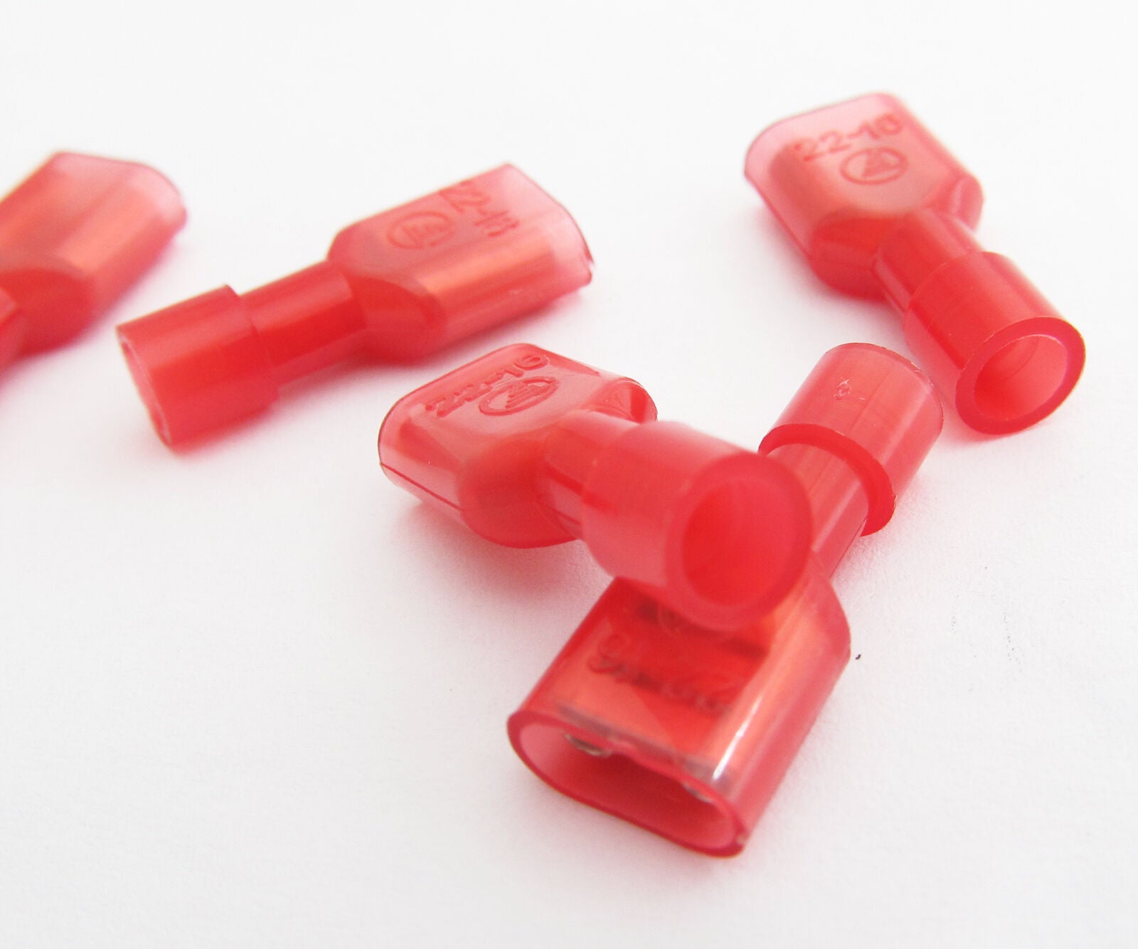 100pcs Red Nylon Full Insulated Female Copper Terminals 16-22 Gauge W:6.6mm 10A