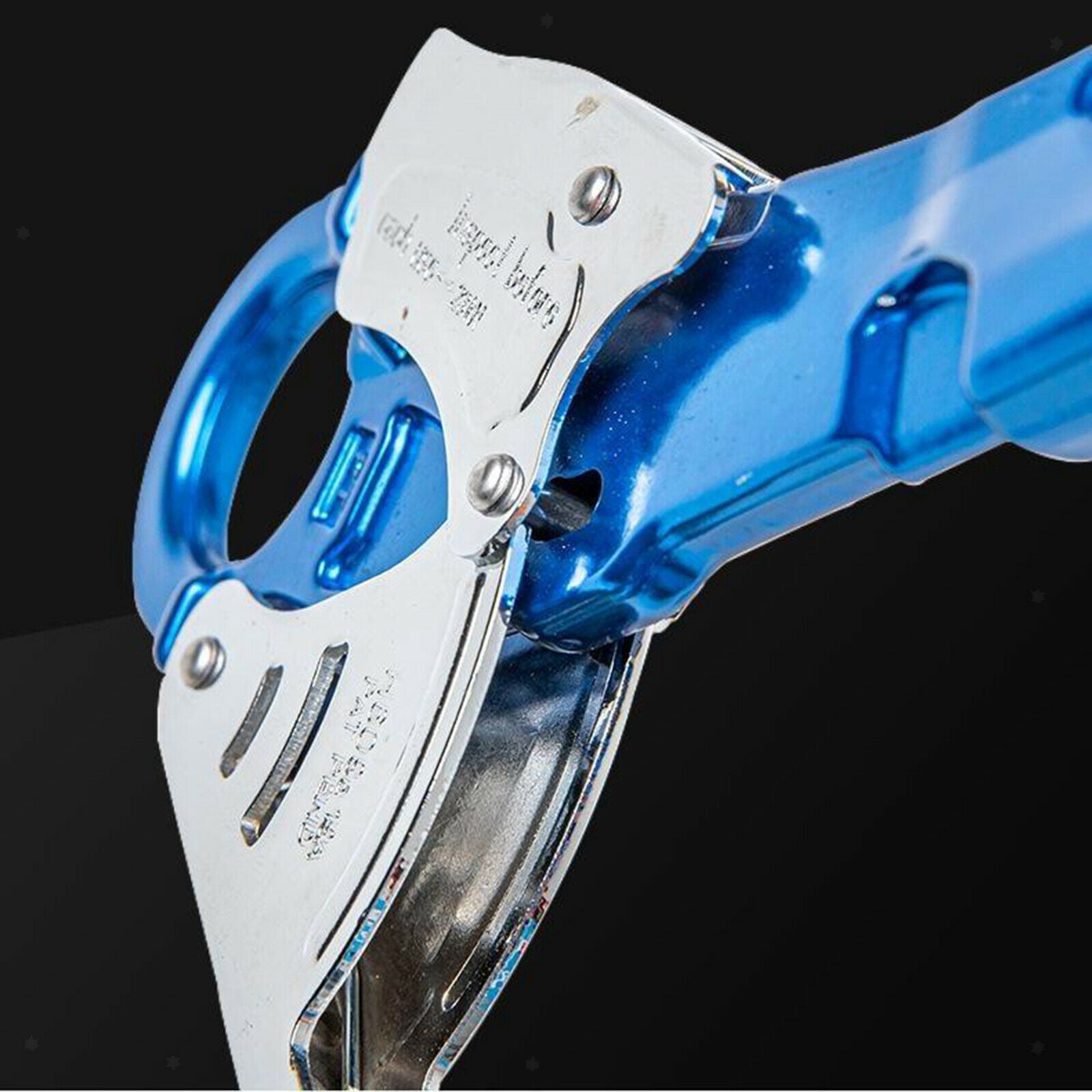 23KN Climbing Lanyard Lock Snap Hook Clip Tree Rock Fall Arrest Carabiner