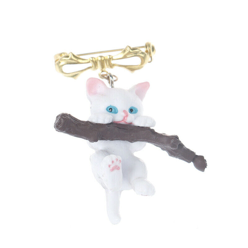 1Pc Cute Animal Cat Brooch Naughty Cat With Branch Play Lapel Pin Clothes.l8