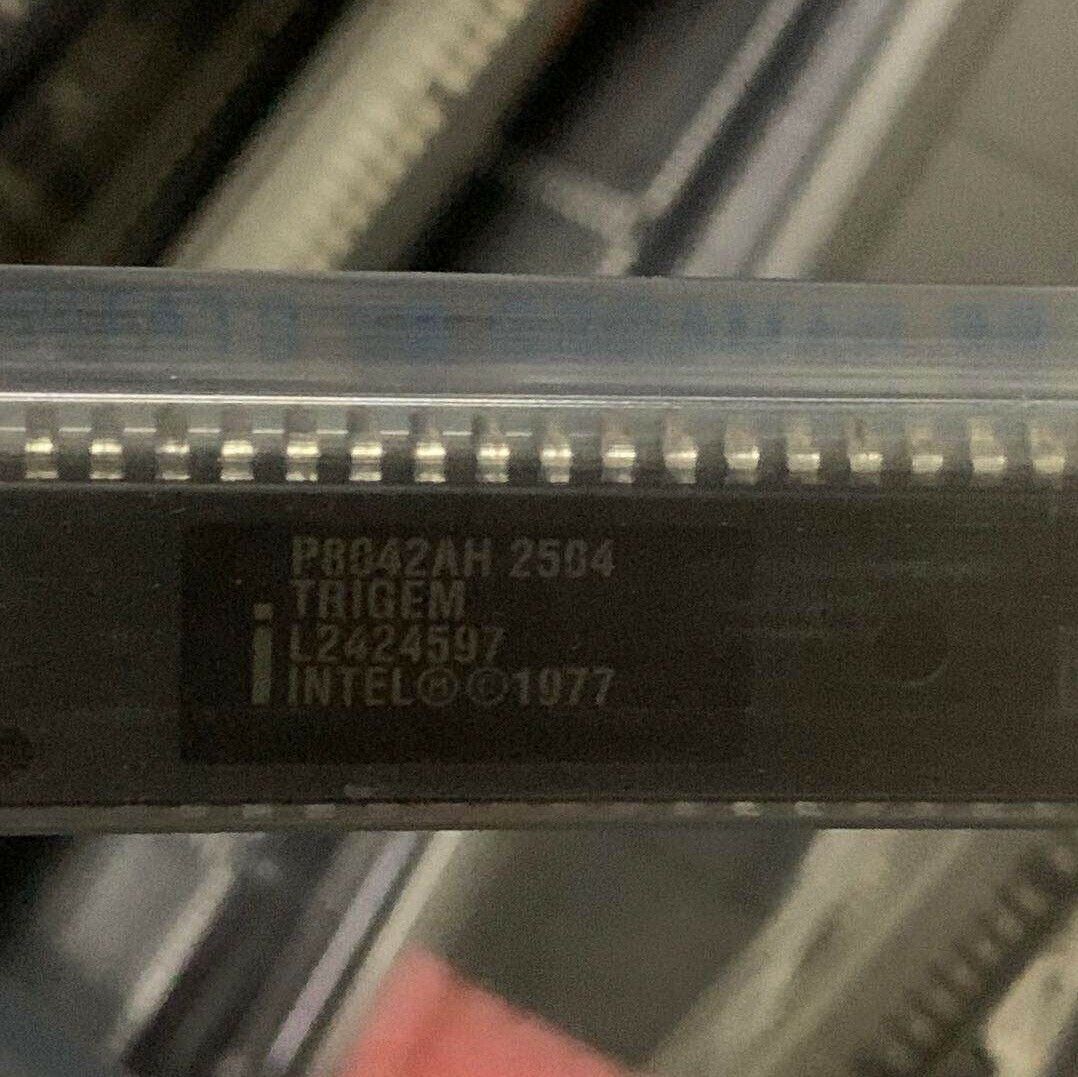 5PCS IC INTEL DIP-40 P8042AH P8042