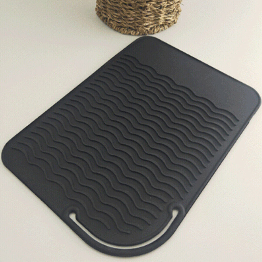 2 Pieces Salon Hair Straightener Anti Heat Protection Silicone Mat Black