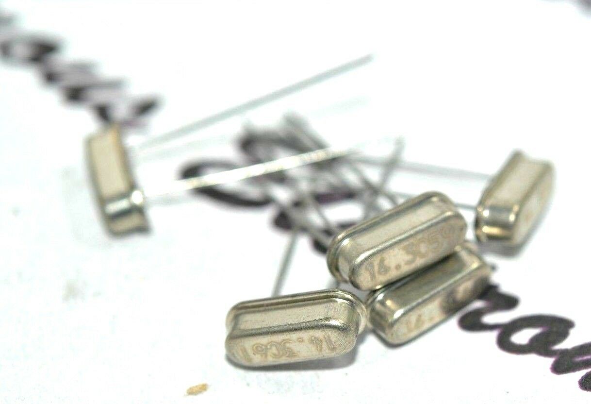 10pcs - 14.3 MHz Quartz Crystal Resonator / XTAL