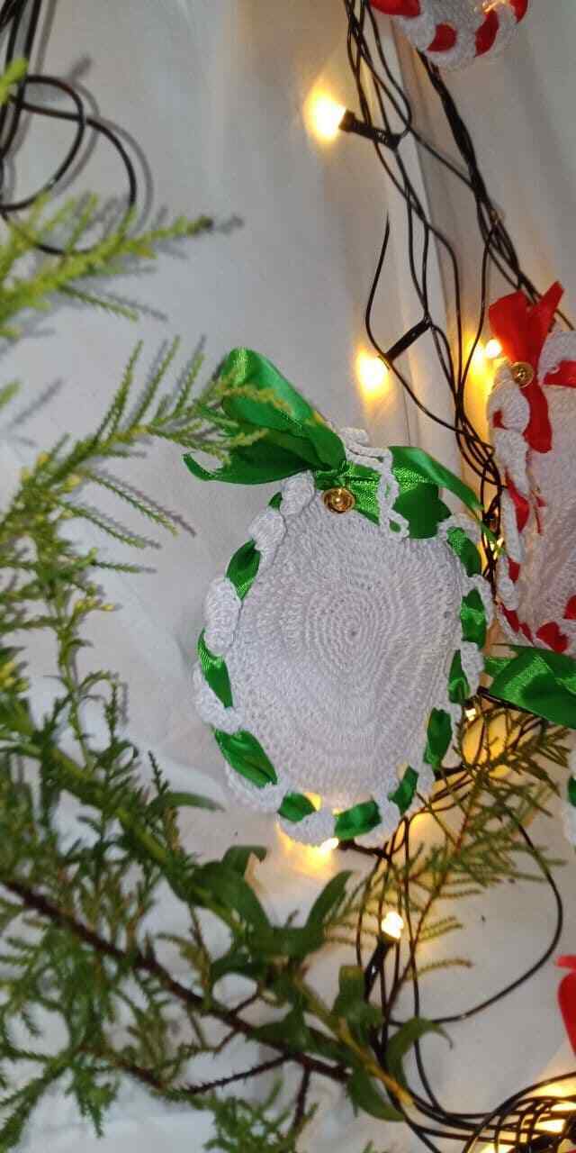 Handmade Christmas Decoration Yarn Woven Snow Flakes Vine & Hanging Red & Green