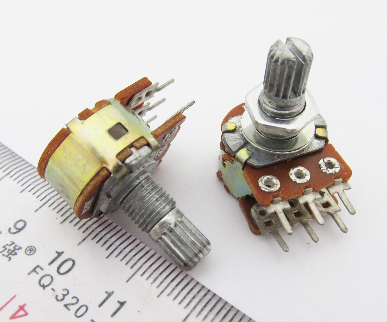 10pcs B Type B5K Dual Stereo Potentiometer Pots Shaft S 15mm