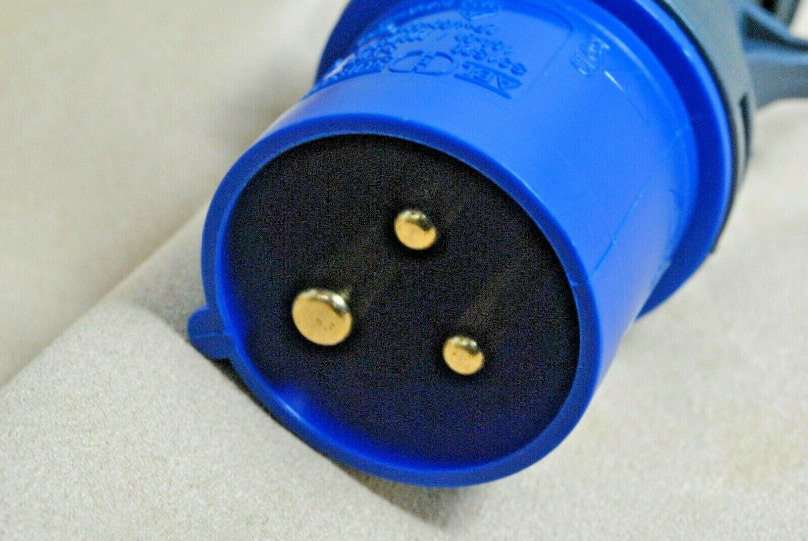1pcs -ABL SURSUM S31S20 16A 3P IP44 CEE Plug