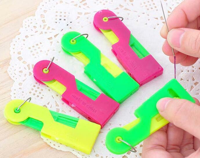 New 3Pcs Plastic Elderly Use Needle Automatic Threader Sewing Device Tool