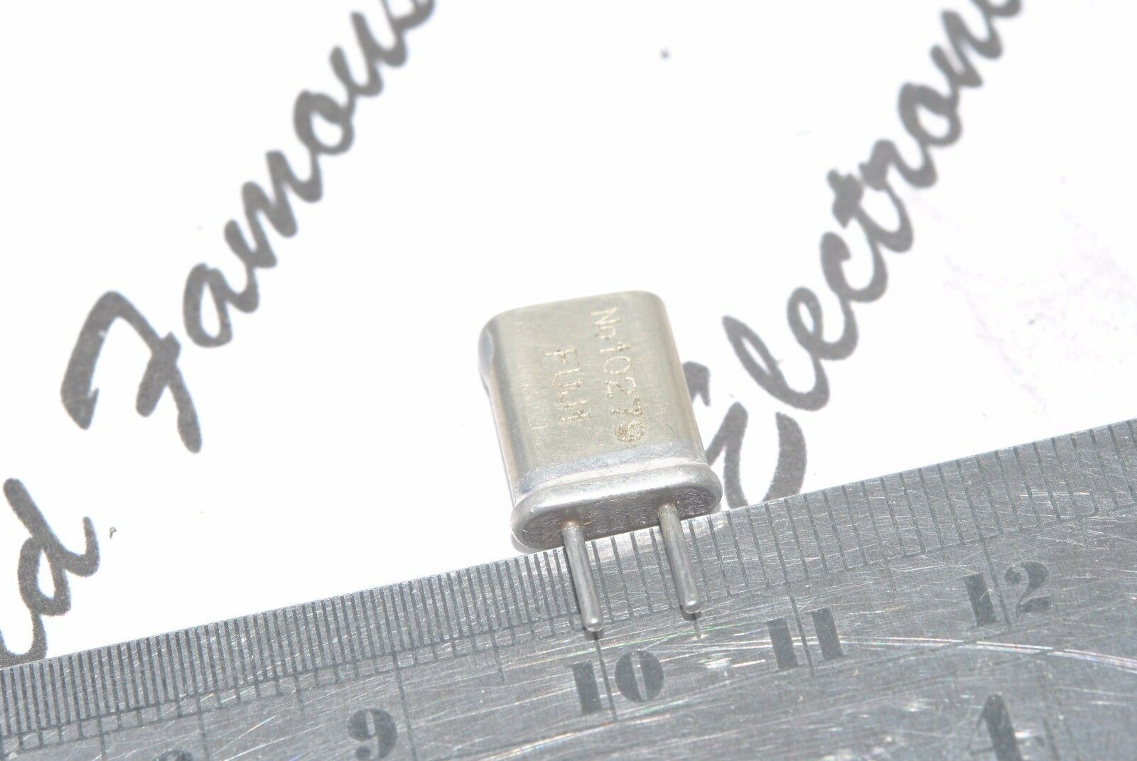 1pcs - 56.59666MHZ Quartz Crystal Resonator / XTAL