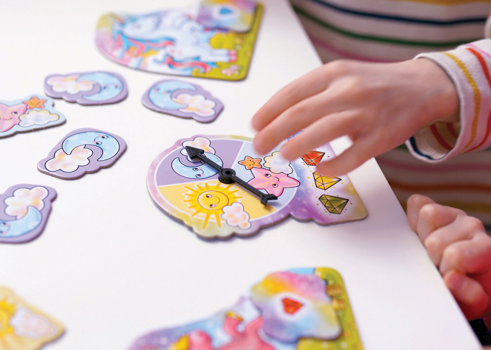 Orchard Toys 366 Unicorn Jewels Mini Game Family Colour Game Children Girls 3+