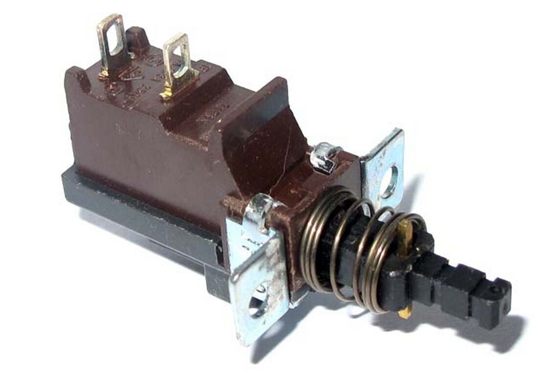 2pcs -SMK JP39 4A 125Vac ON-OFF Push Button Switch - MADE IN JAPAN