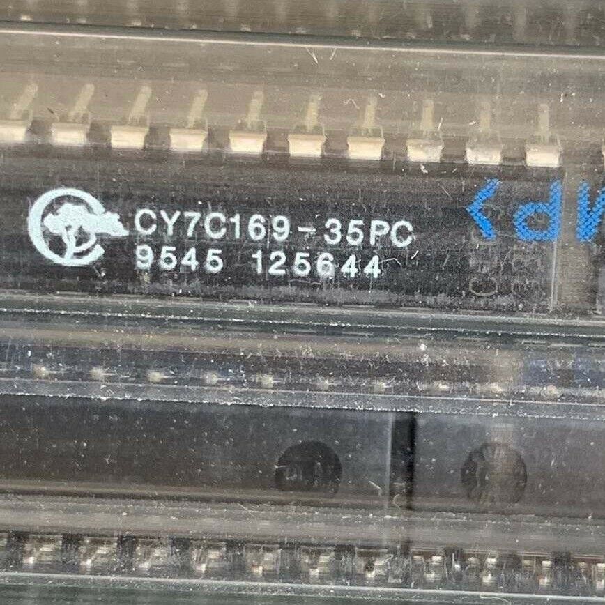 1PCS  IC CYPRESS DIP-20 CY7C169-35PC CY7C169