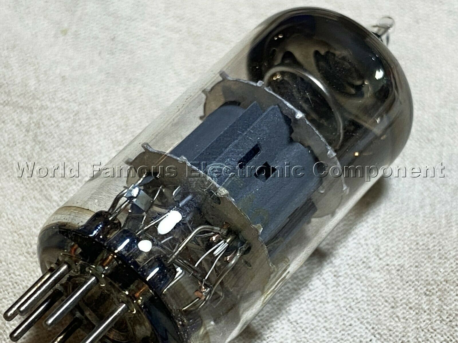 1pcs - 6EA8 / 6U8A Vacuum Tube
