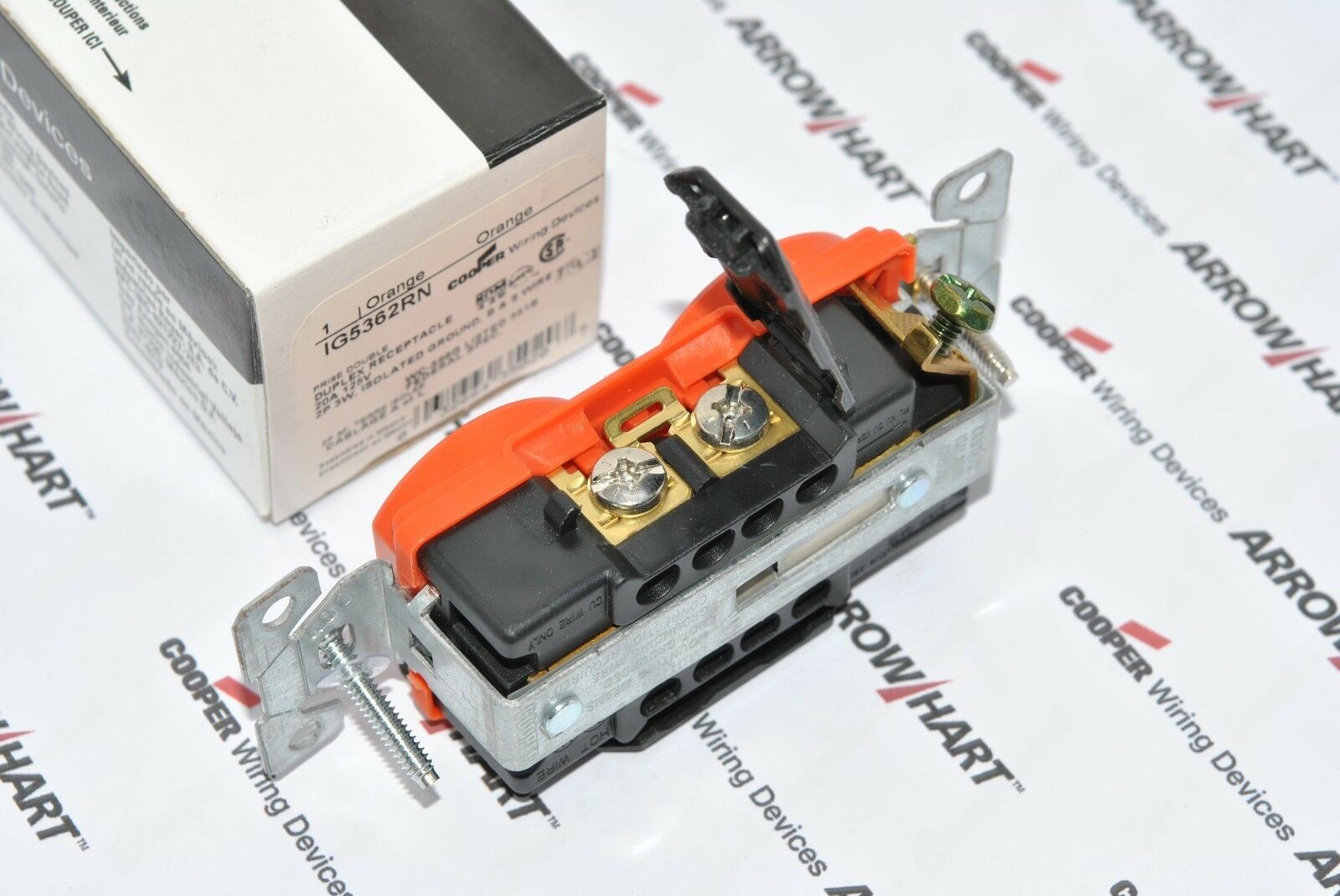 1pcs-COOPER IG5362RN 20A 125V Isolated Premium Industrial Grade Receptacle