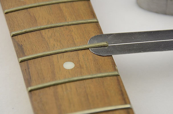 Guitar Bass Fret Puller Protector Fingerboard Fret Protection Metal Guard