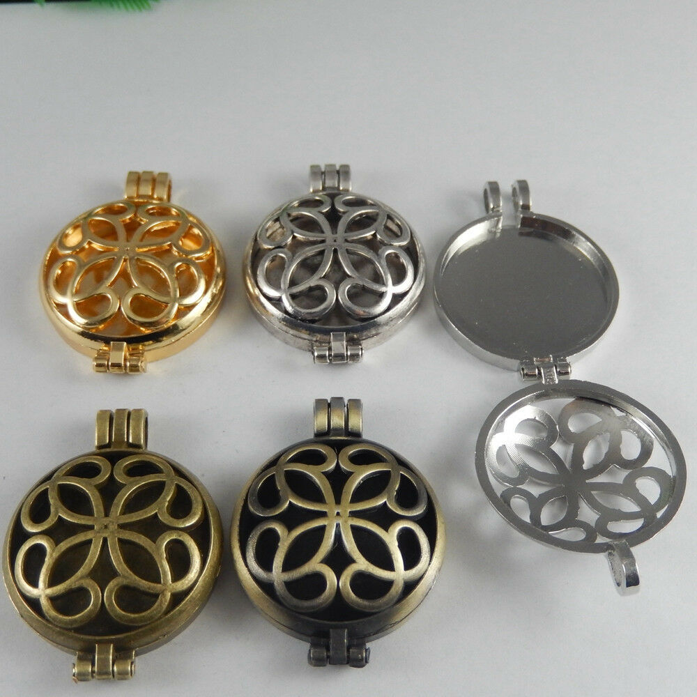 3 pcs Assorted Round Floral Lockets Hollowed Aromatherapy Diffuser Pendant Metal