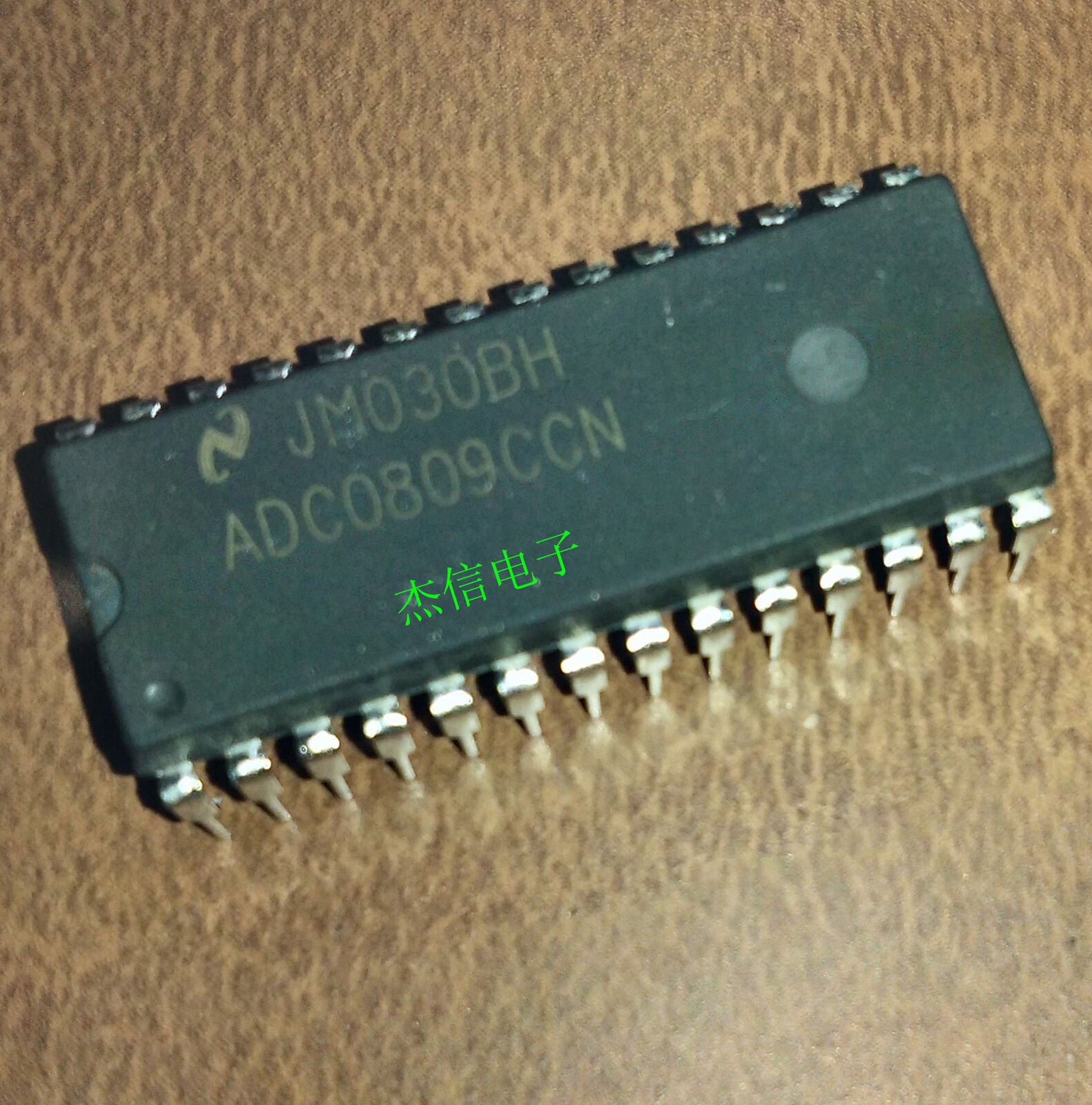 5pcs ADC0809CCN ADC0809 DIP28 new