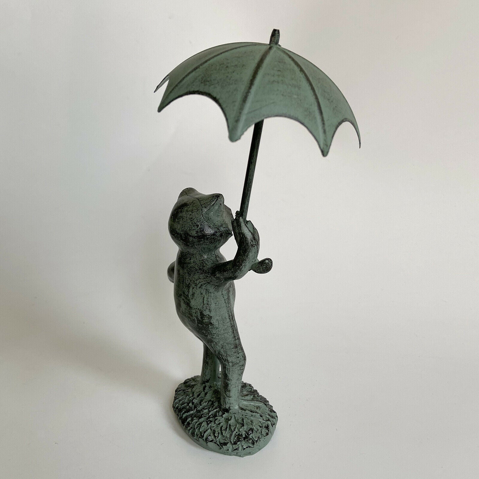 Frogs Umbrella Statues Garden Lawn Patio Ornament Indoor Outdoor Sculpture