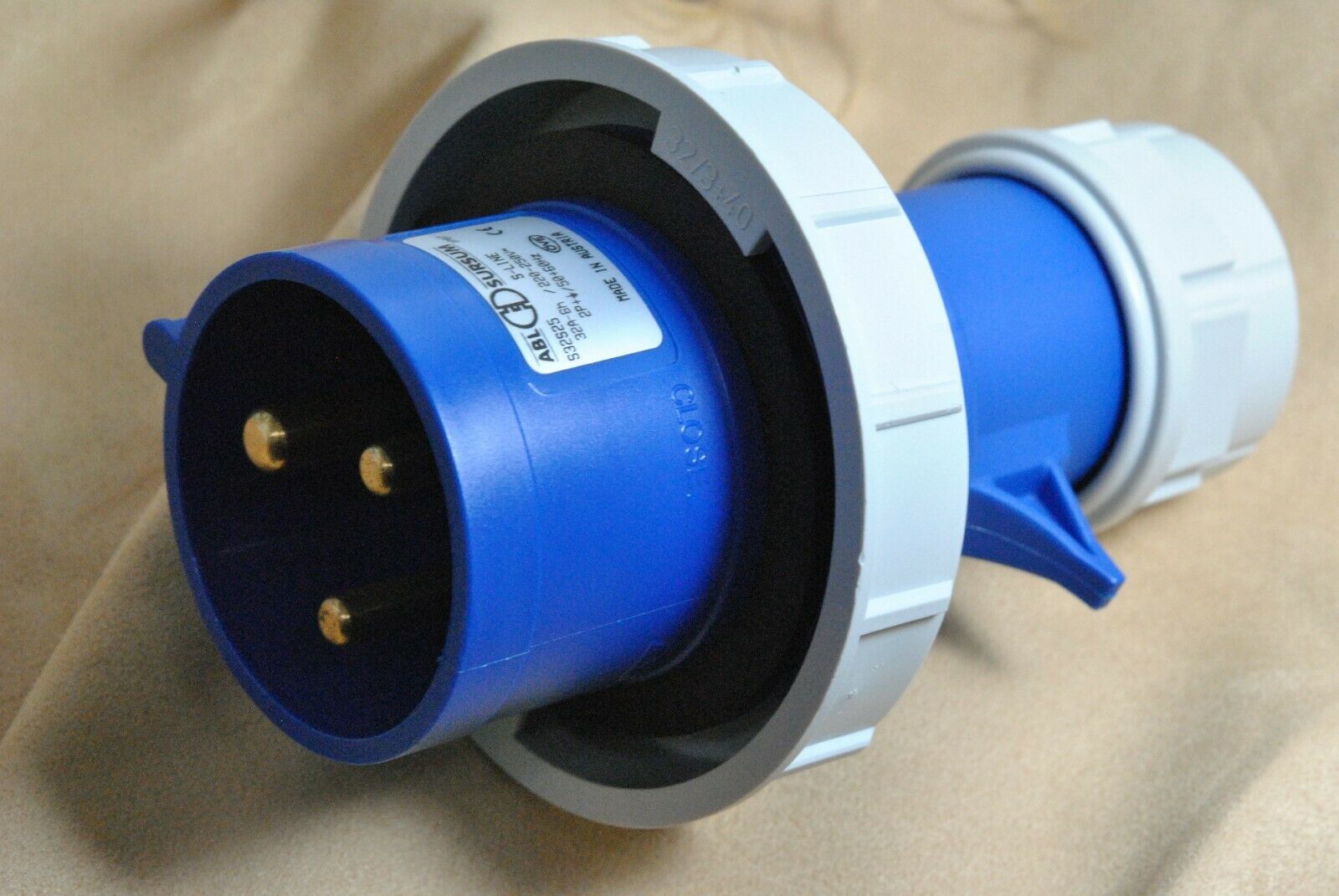 1pcs -ABL SURSUM S32S25 32A IP67 CEE Plug Pin&Sleeve