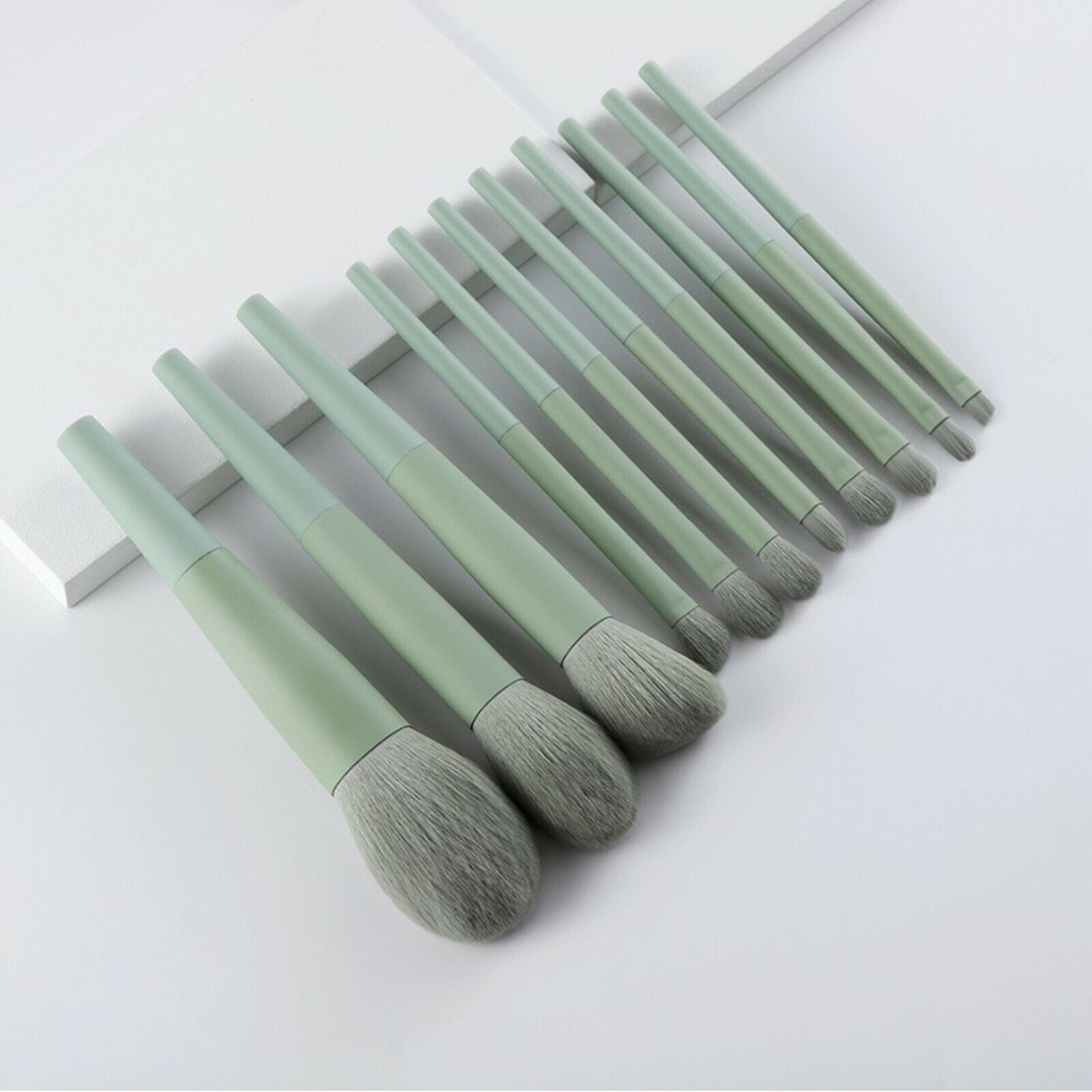 11-pack Foundation Eyeshadow Makeup Brushes Set Soft Bristles Plastic Handle