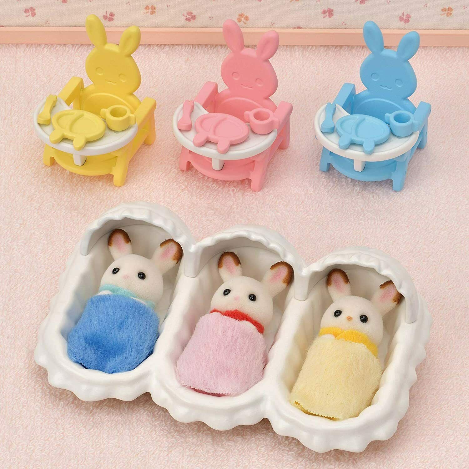 Sylvanian Families Triplets Care Set with Figures & Accessories 5532 Age 3+
