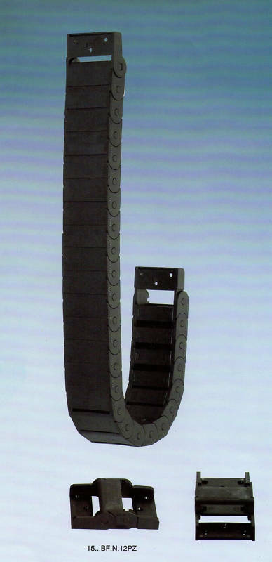 1000mm 15 x 15 mm Cable Drag Chain Radius 28mm Wire Carrier With End Connectors
