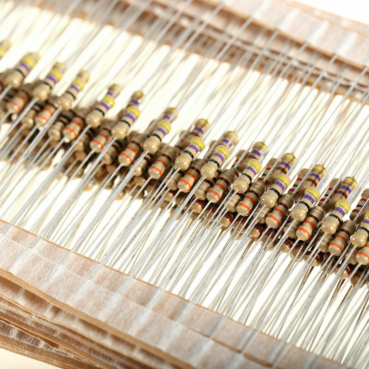 600pcs 30 Values 1/4W 5% Carbon Film Resistors Resistance Assortment Kit Set