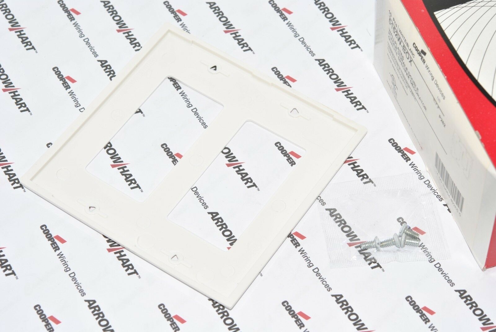1pcs-COOPER 5152W Decorator / GFCI Receptacle Standard Nylon Wallplate 2-Gang