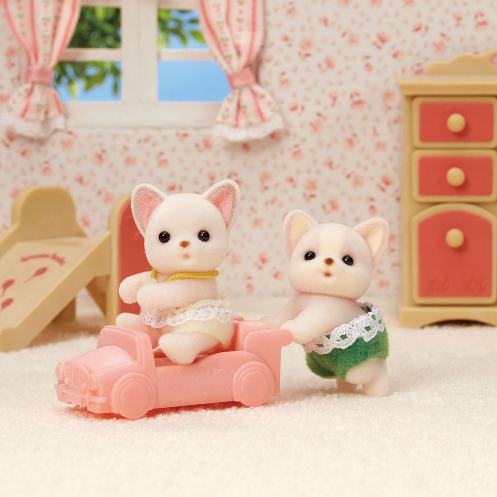 Sylvanian Families Chihuahua Dog Twins Figures Set 5431 Role Play Age 3+