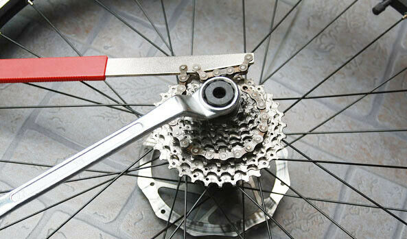 Cassette Flywheel Disassembly and Assembly Wrench Chain Wrench Bicycle Repair To