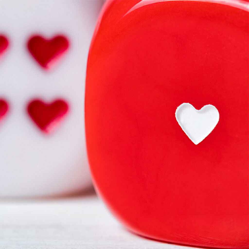 2 Pieces Opaque 6 Dice Heart Pattern Roleplaying RPG DND Game Party Prop