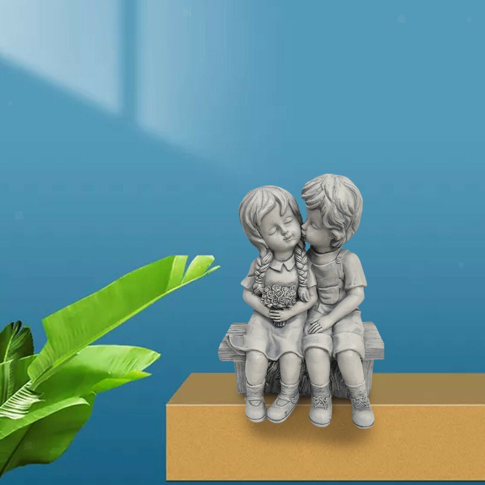 Mini Kissing Boy and Girl Garden Statue Sculpture Home Pool Decoration