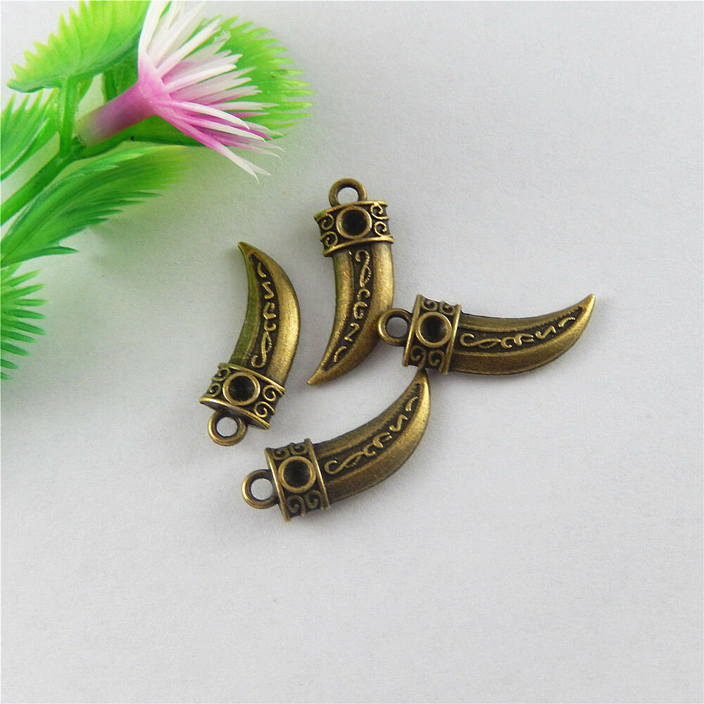 40pcs Antiqued Bronze Alloy Wolf Tooth Charms Pendant Necklace Jewelry Making