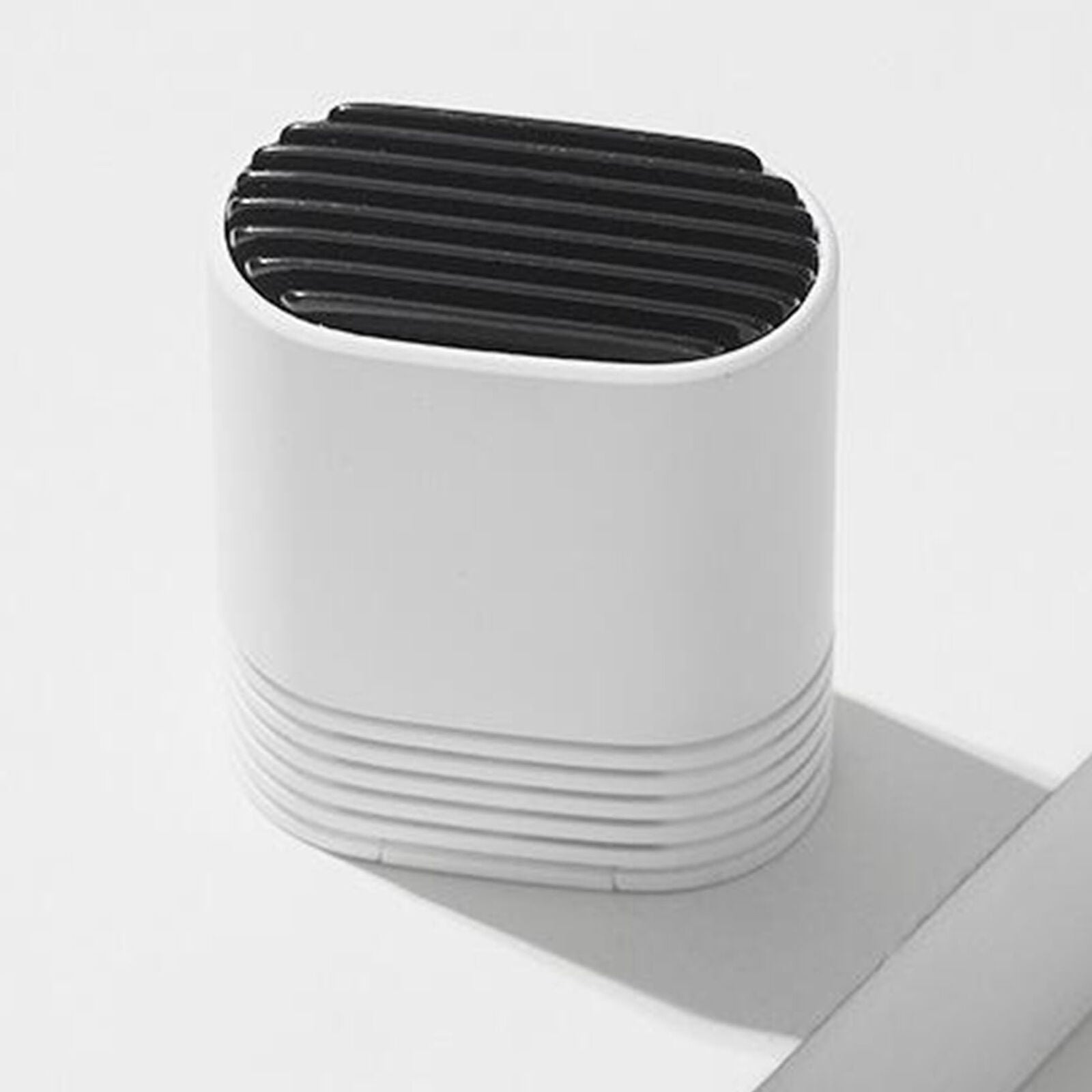 New Wearable Portable Personal Necklace Air Purifier Rechargeable Negative Ions