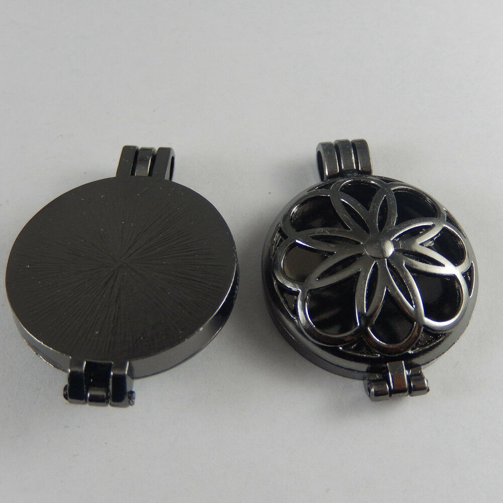 2 pcs Gun Black Round Locket Flower Alloy Charm Essential Oil Diffusion Pendant