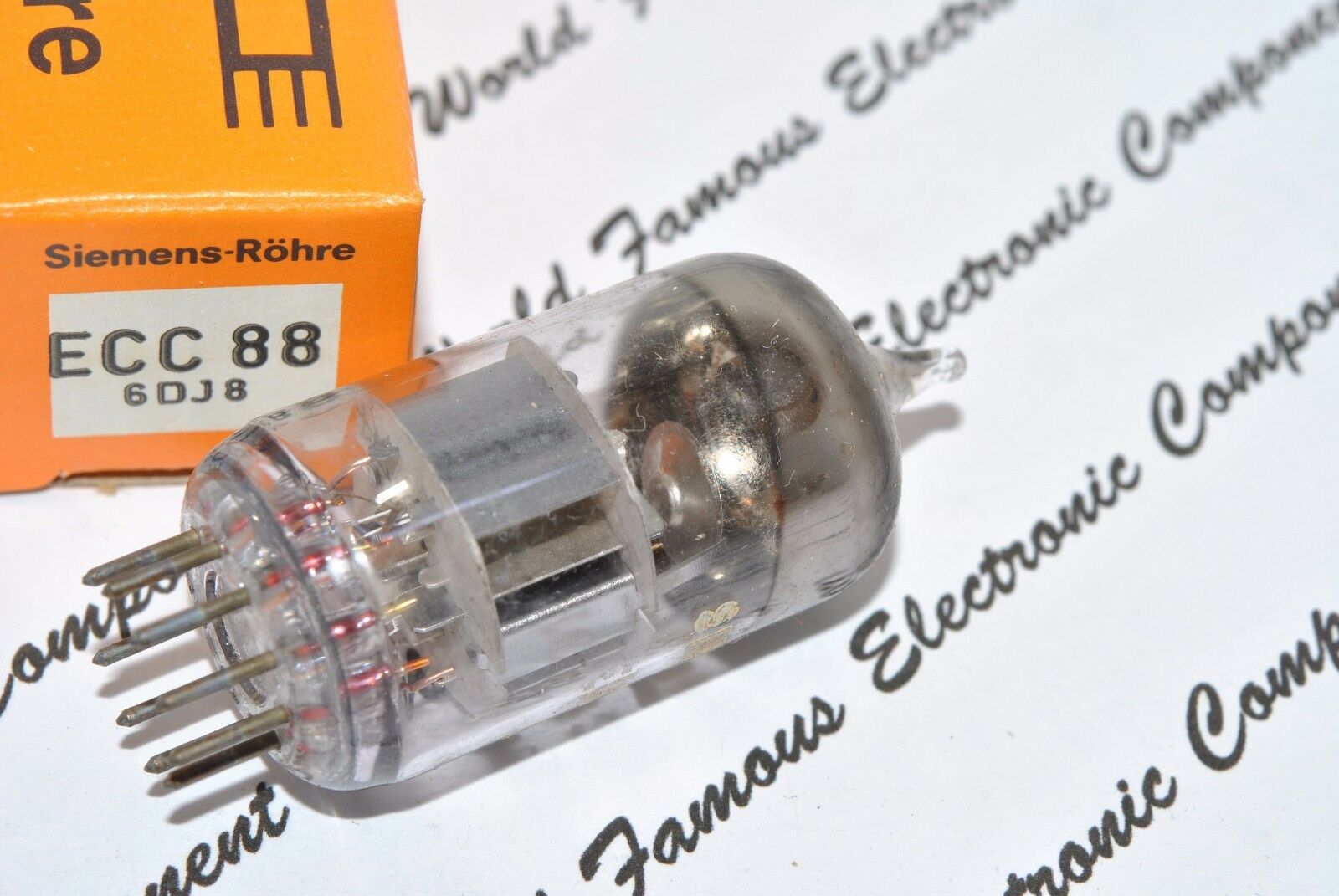 1PCS - SIEMENS ECC88 / 6DJ8 Vacuum Tube - NOS NIB
