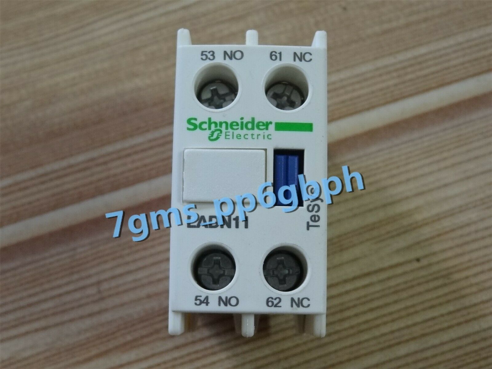 2 PCS NEW Schneider top-mounted auxiliary contact LADN11C open and close