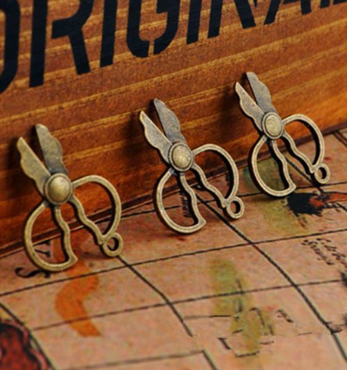 50pcs bronze Retro style scissors alloy Jewelry Charms pendants 26x19mm