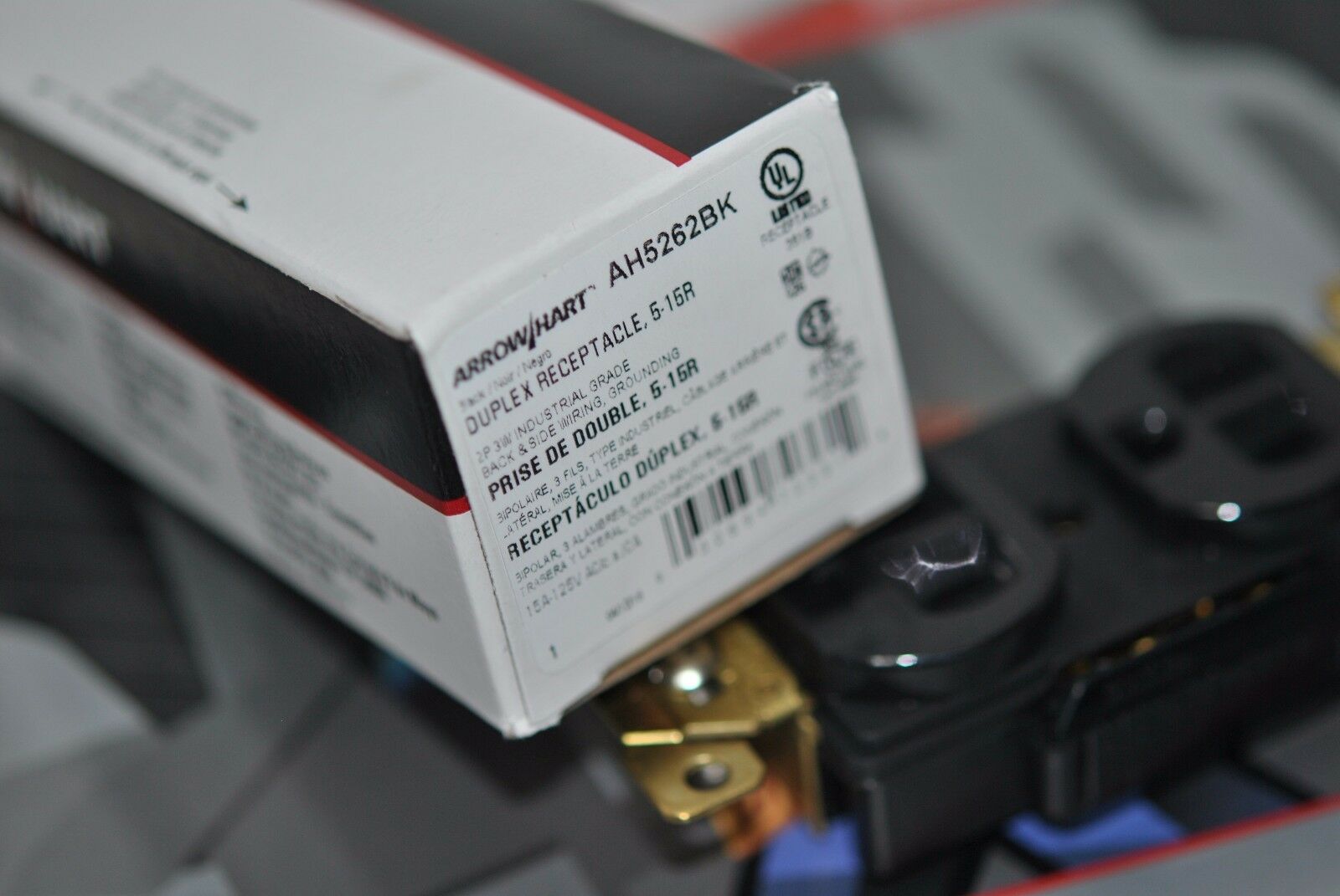 1pcs - COOPER AH5262BK Premium Industrial Duplex Receptacle 15A-125V NEMA5-15