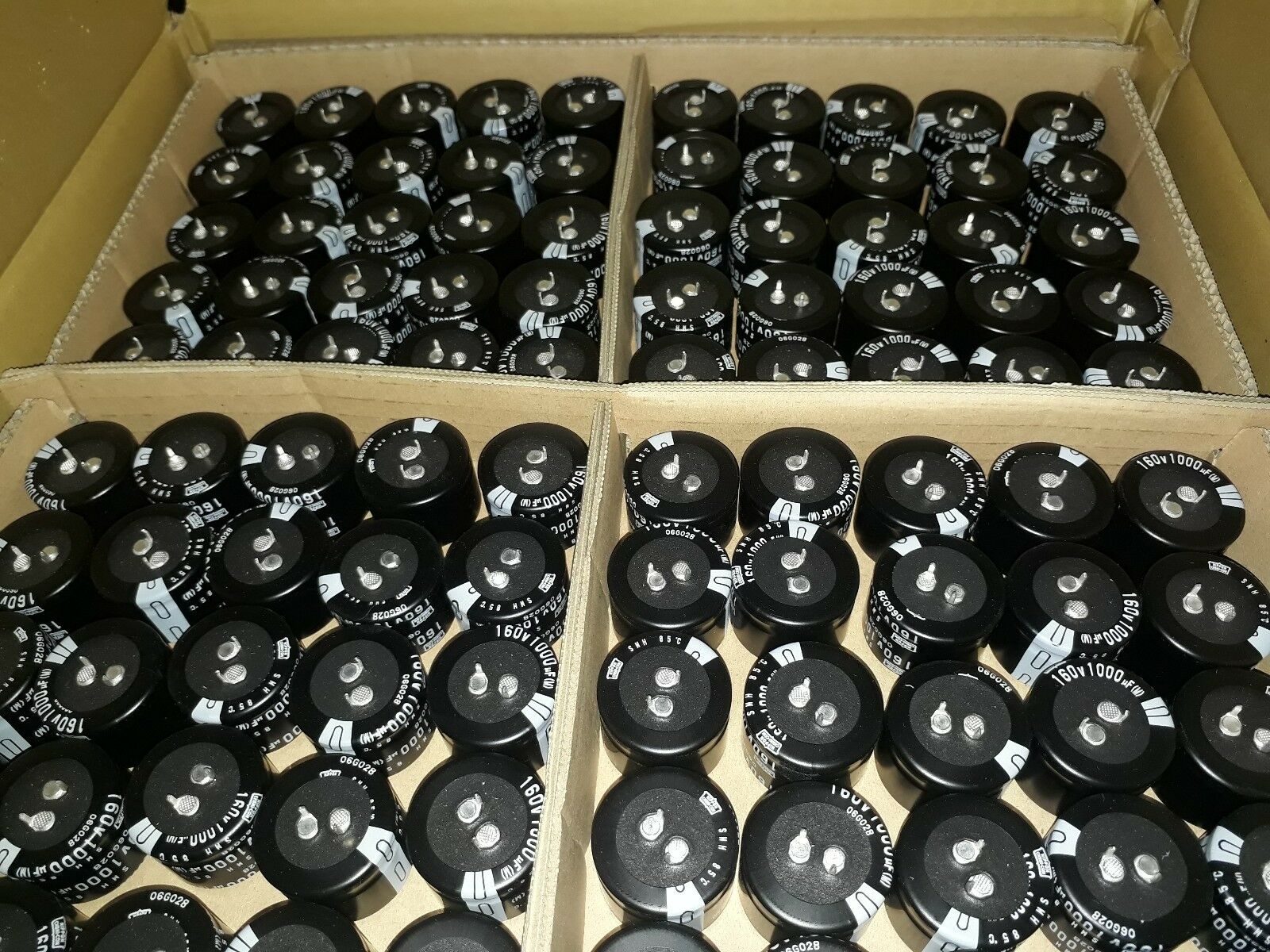 4pcs NOS NIPPON JAPAN SMH 1000uF 160V CAPS FOR AUDIO !
