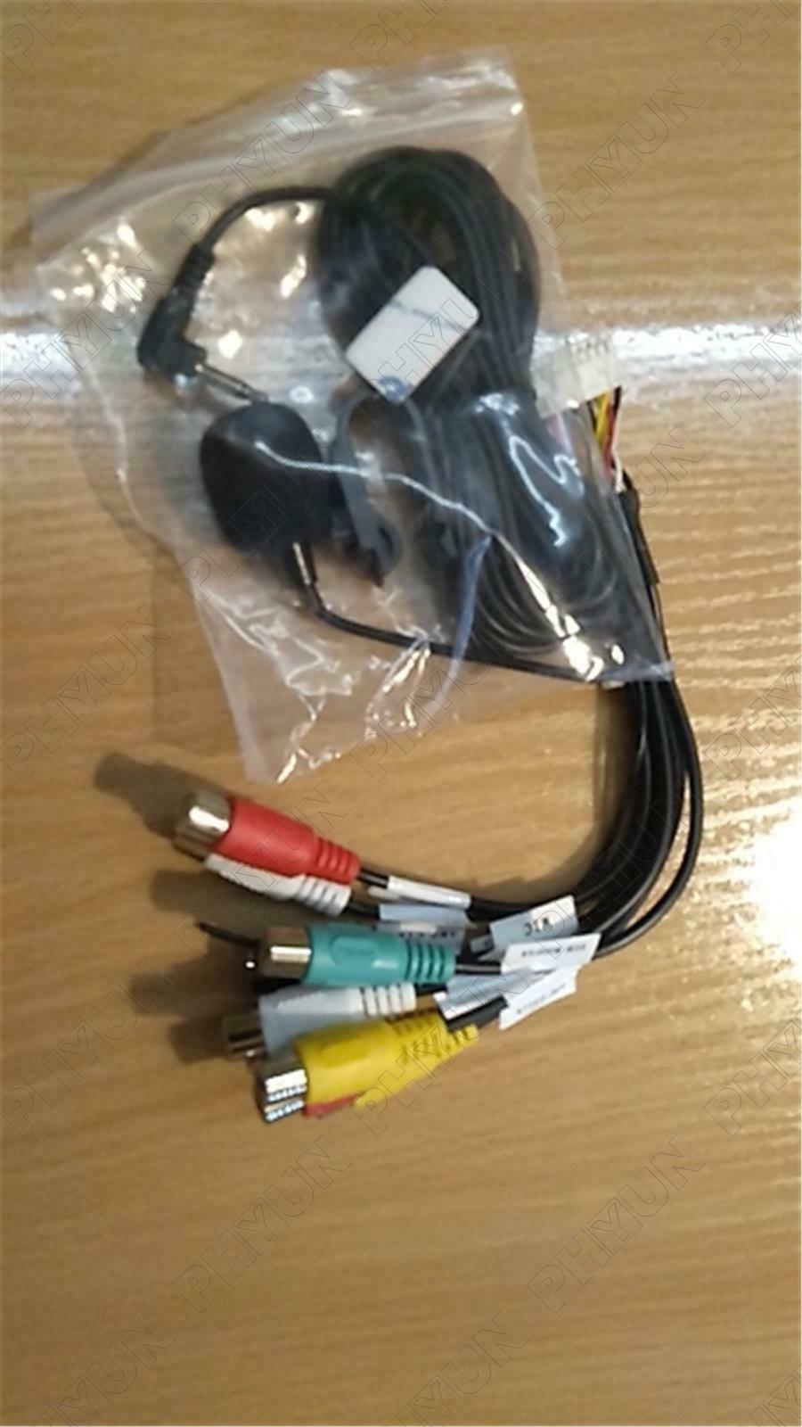 20 Pin Universal Car Stereo Radio RCA Output Wire Aux-in Adapter w/ Microphone