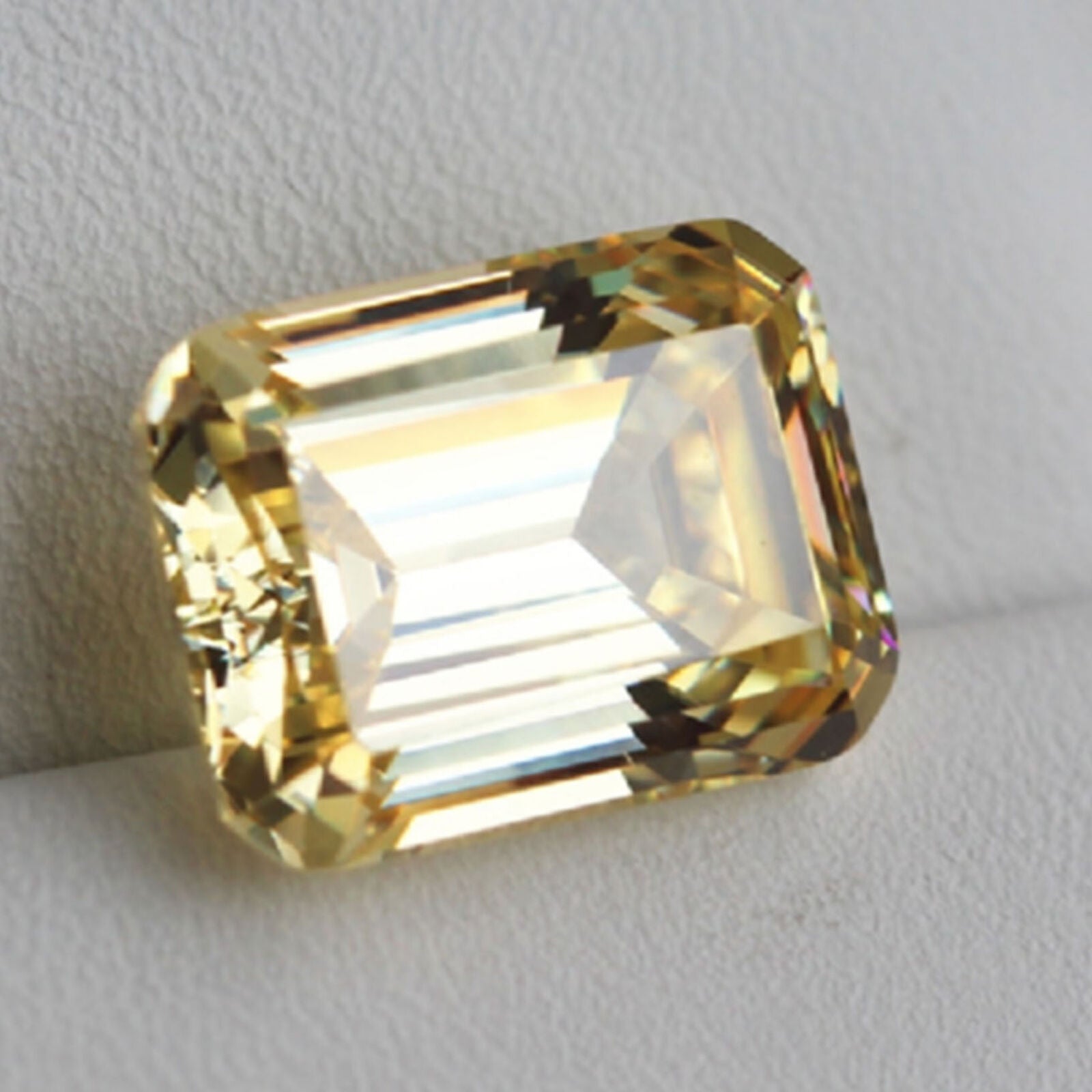 Beautiful Gentle YELLOW SAPPHIRE AAAA UNHEATED 10x14mm  LOOSE GEM